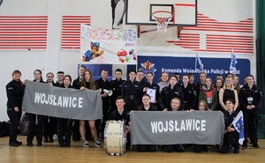 Zdjęcie grupowe drużyny oraz kibiców z Wojsławic
