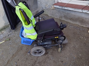 Wózek inwalidzki, który odzyskali zduńskowolscy dzielnicowi.