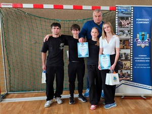 Drużyna z opiekunem.