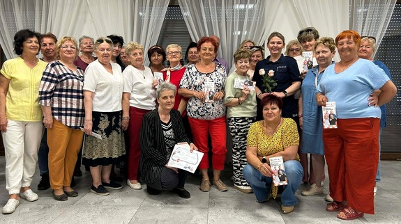 Zdjęcie grupowe uczestników spotkania.