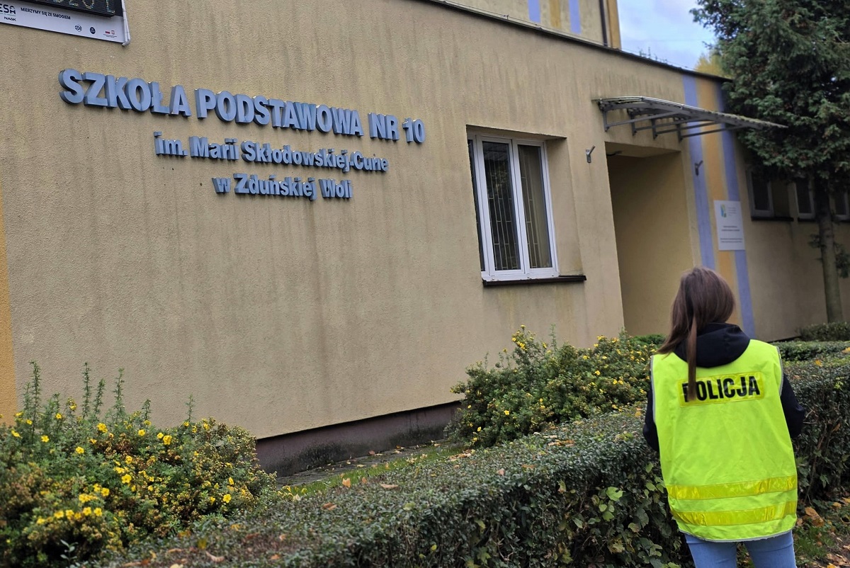 Wzmożone patrole policji w rejonach szkół powiatu zduńskowolskiego